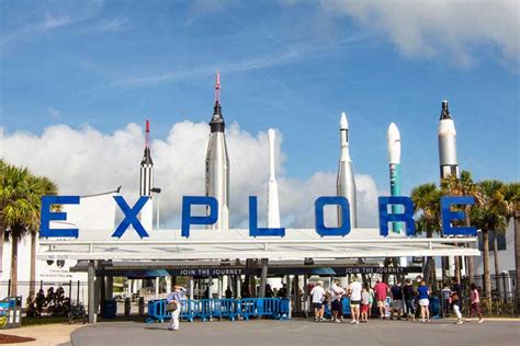 kennedy space center visitor tour